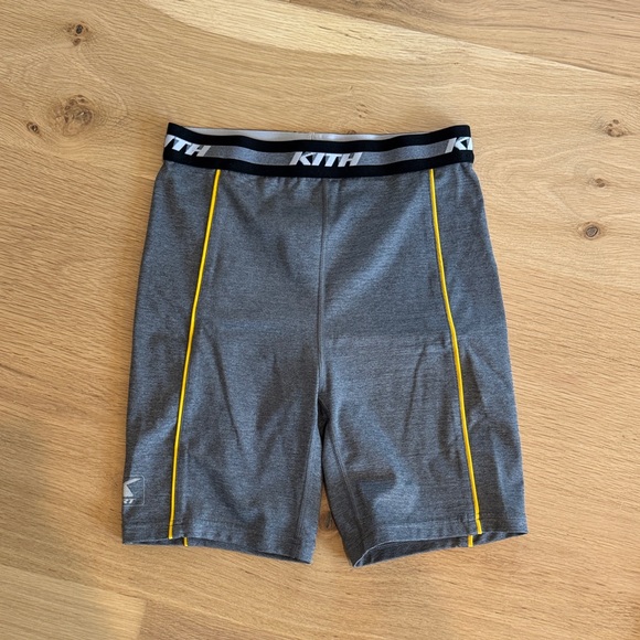 Kith Workout Set (Bra and Shorts) - Picture 3 of 8